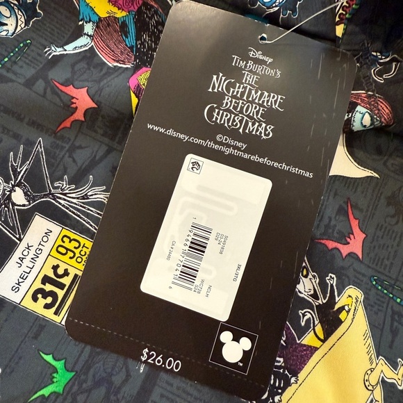 NWT Disney The Night Before Christmas Women’s V-Neck Scrub Top Halloween - Picture 7 of 7